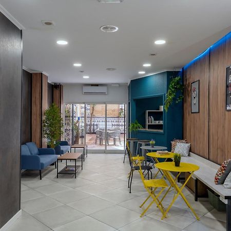 Som Hostel By The Venue فالنسيا المظهر الخارجي الصورة