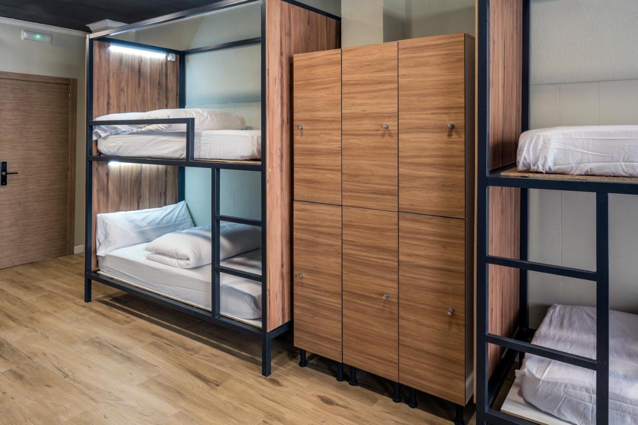 Som Hostel By The Venue فالنسيا المظهر الخارجي الصورة
