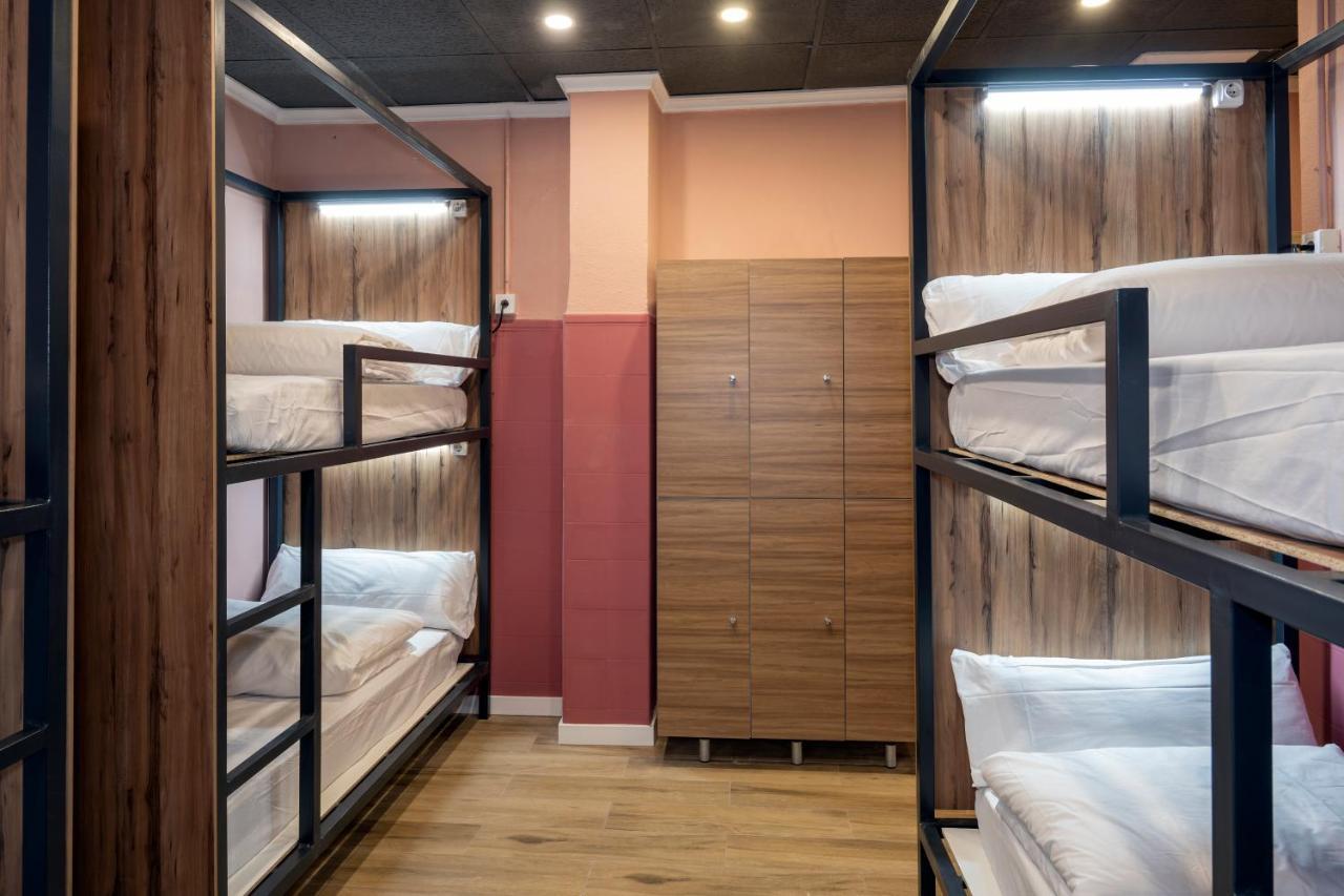 Som Hostel By The Venue فالنسيا المظهر الخارجي الصورة