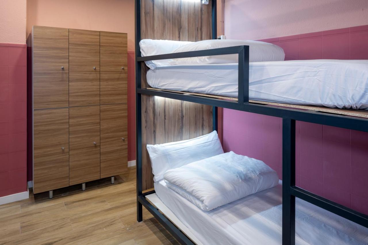 Som Hostel By The Venue فالنسيا المظهر الخارجي الصورة