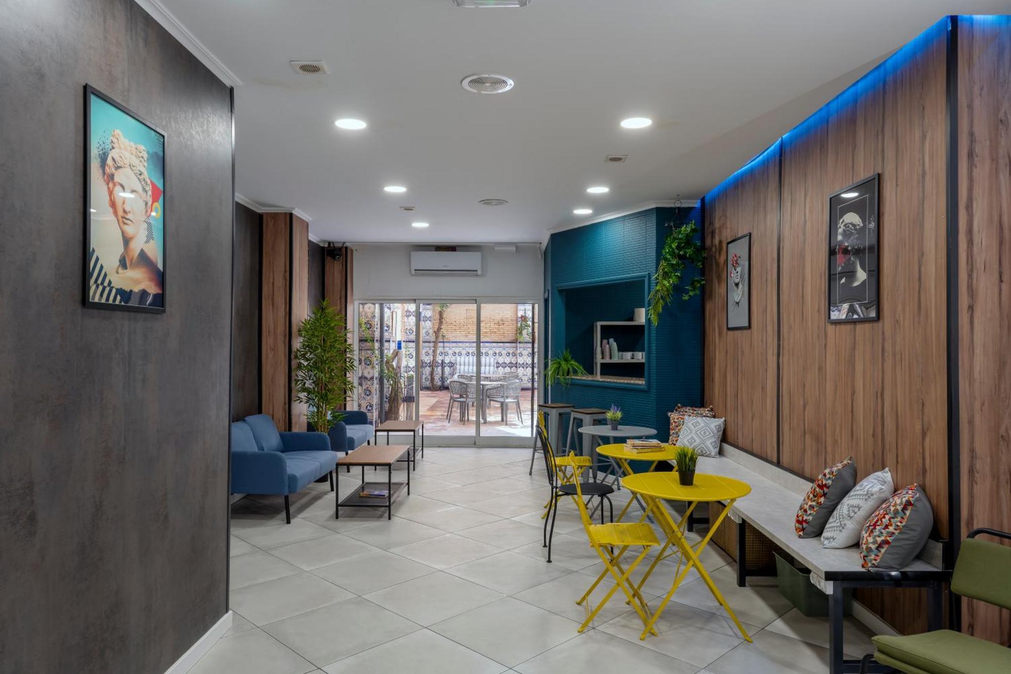 Som Hostel By The Venue فالنسيا المظهر الخارجي الصورة