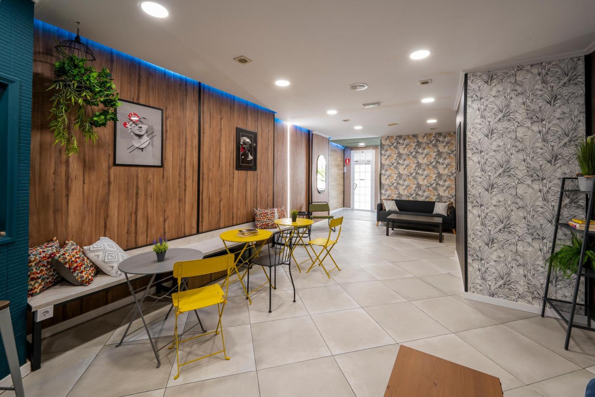 Som Hostel By The Venue فالنسيا المظهر الخارجي الصورة