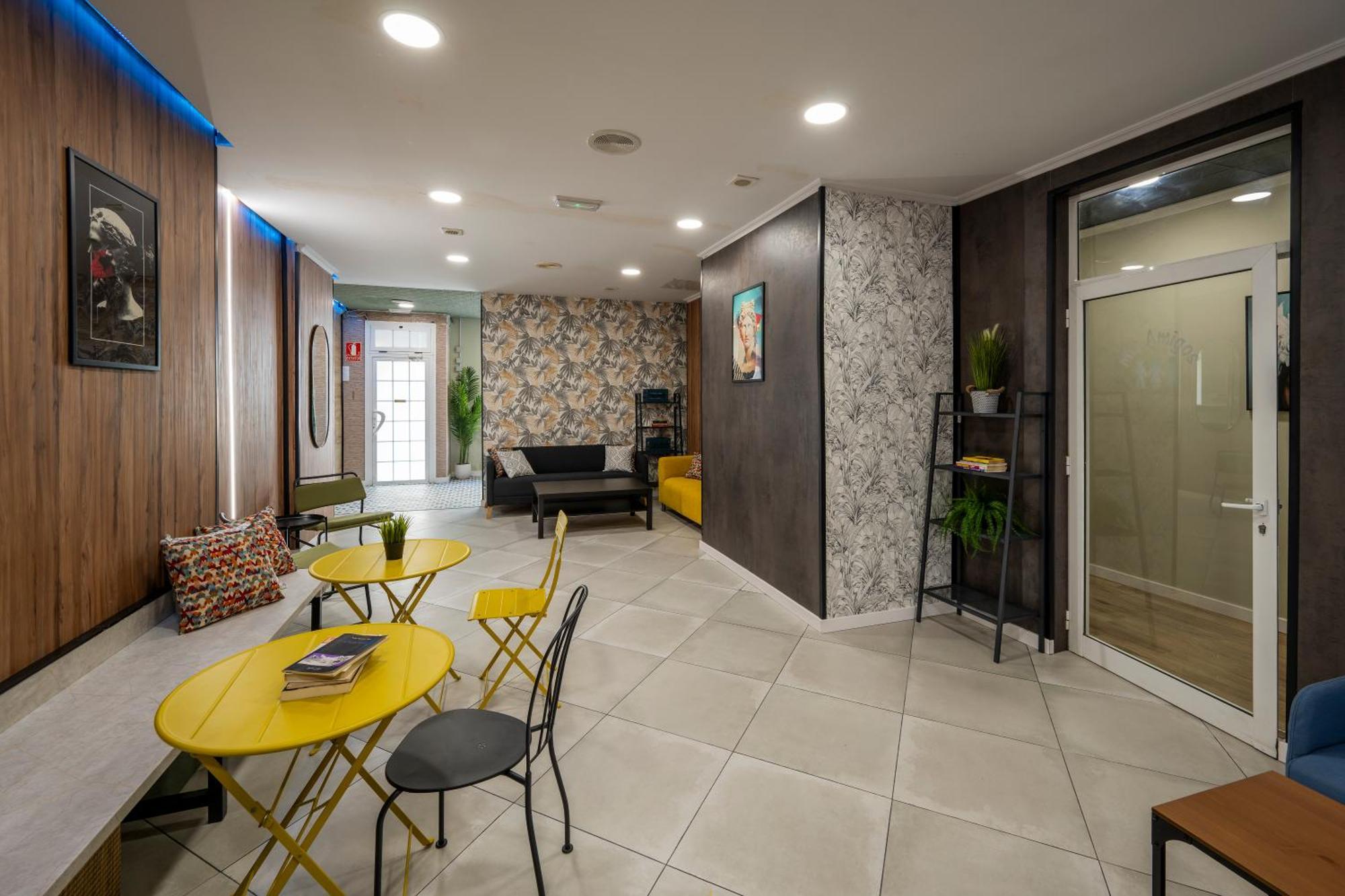 Som Hostel By The Venue فالنسيا المظهر الخارجي الصورة
